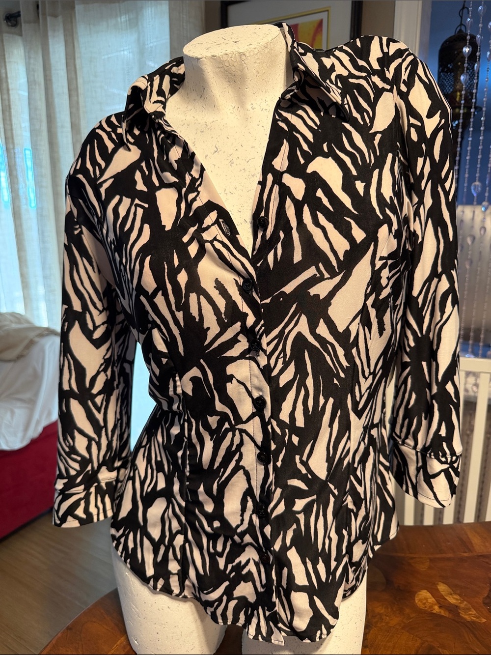 Essentials by Milano Black and White Abstract Print Button-Down Shirt